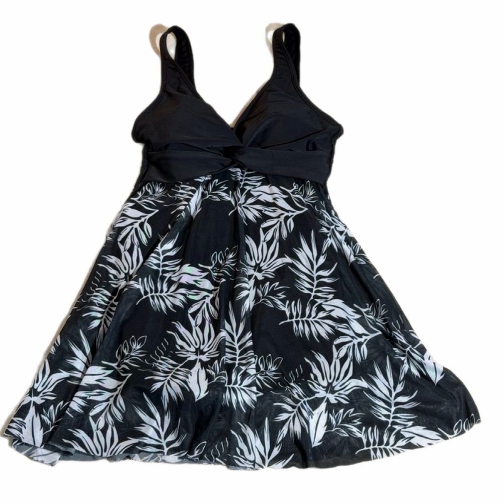 Shelli Black and White Leaf Print One-Piece Swimsuit Swim Dress Size XS
